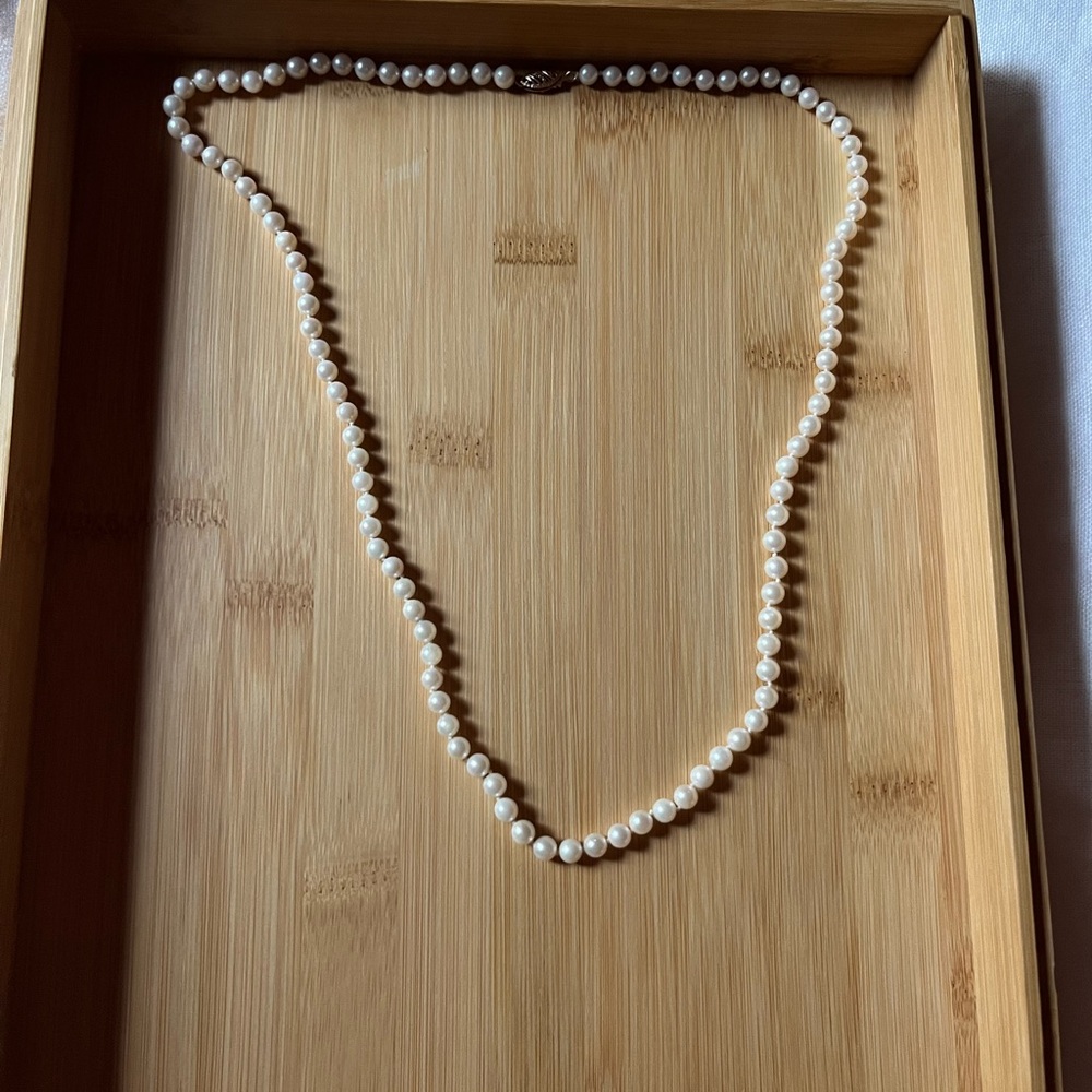 Vintage Pearl Necklace 14k gold!
